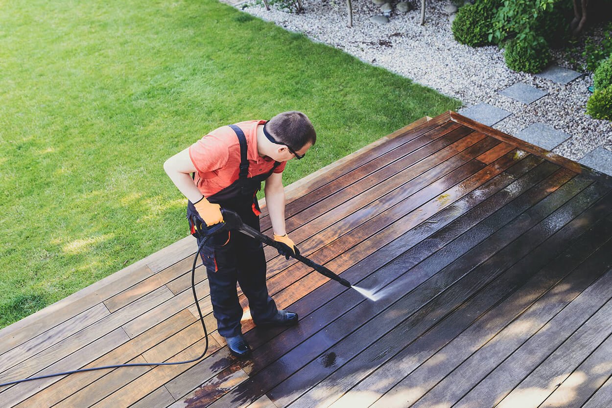 Deck Power Washing: An Overview of Revitalizing Your Outdoor Area